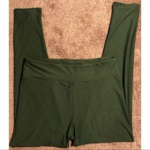 Lularoe Solid Green Leggings Tall & Curvy